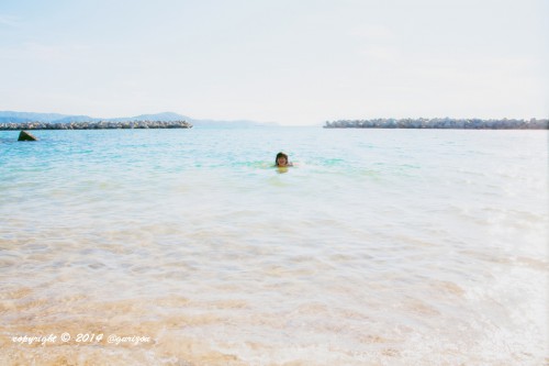 daughter in the sea